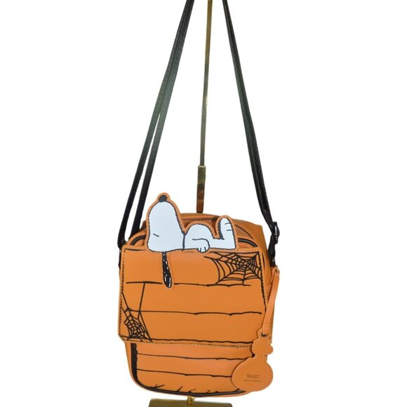 Loungefly Peanuts Great Pumpkin Snoopy Doghouse Crossbody Bag Halloween Spooky - Picture 4 of 9